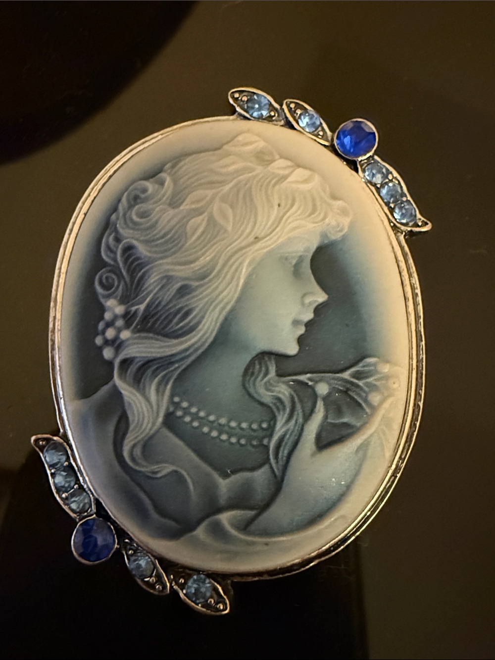 Vintage Style Blue Cameo Pendant Necklace - Unbranded